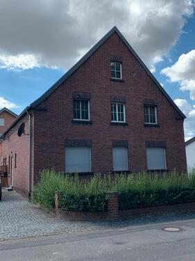 Foto - Ehemaliges Bauernhaus mit ELW und Ausbaureserven, Braunsrath