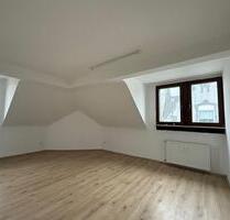 Helle Dachgeschosswohnung in der Innenstadt - Oberhausen