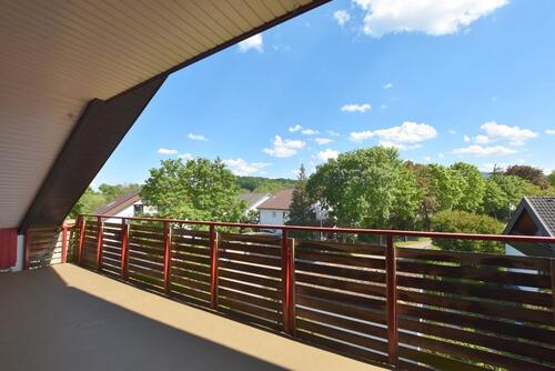 Foto - Sonnige Dachgeschosswohnung mit großem Süd-Balkon (1295€ WARM)