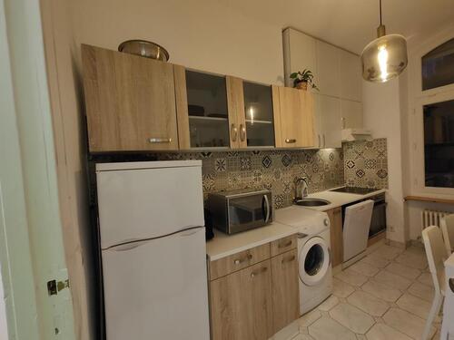 Foto - Altbau-Wohnung möbliert, befristet, ruhig und verkehrsgünstig (ca. 20 min m. BVG zu TU und FU)