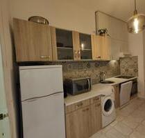 Altbau-Wohnung möbliert, befristet, ruhig und verkehrsgünstig (ca. 20 min m. BVG zu TU und FU) - Berlin Charlottenburg-Wilmersdorf