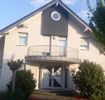 Exklusives freistehendes Haus mit 2 Garagen in ruhiger Lage - Herzogenrath