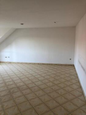 Foto - Dachgeschoßwohnung in Hockenheim zur Miete