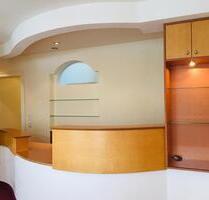 Praxis- oder Büroeinheit mit Empfang im historischen Amtsgebäude - Nürnberg Hasenbuck