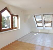 3 Zimmer Dachgeschosswohnung in beliebter Wohnlage in Kirchberg zu vermieten!