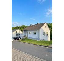Gepflegtes Zweifamilienhaus mit Garten & Garage in ruhiger Lage - Heringen (Werra)