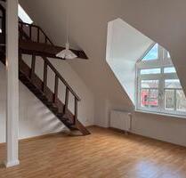 Lichtdurchflutetes Loft-Feeling: 2 ZKB mit Galerie-Highlight - Lollar