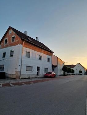 Foto - Modernes Zweifamilienhaus(Erdgeschoss renovierungsbedürftig)