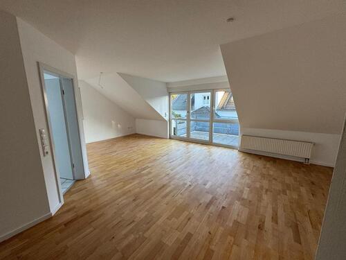 Foto - Lichtdurchflutete 2-Zimmer-DG-Wohnung in Schwaig b. Nürnberg