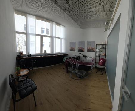 Foto - Büro Praxisraum 12m² inklusive Duschen und Fitnessstudio