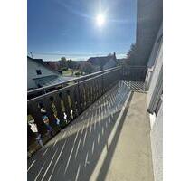 Renovierte 3,5-Zi. DG Whg. im EFH mit Garage, Garten & mehr - Stetten am kalten Markt