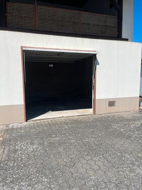 Foto - Großzügige Garage in abgeschlossener Hofanlage zu vermieten