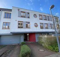 Helle Vier-Zimmer Maisonette Wohnung mit Küche und großem Balkon nahe Bürgerpark - Bremen Schwachhausen