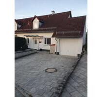 Schöne ruhige Doppelhaushälfte mit Einzelgarage und 2 Parkplätzen - Weng Hinzlbach