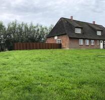 kernsaniertes Doppelhaus mit Reetdach und gr.Saunahaus vor Sylt - Neukirchen