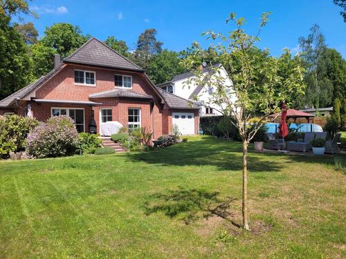 Foto - Massivbau mit zwei Wohnungen am Waldrand
