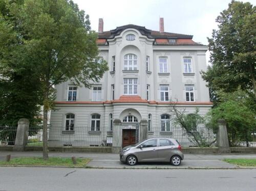 Foto - Großzügig geschnittene 3 Zimmer-Altbauwohnung