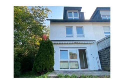 Foto - Doppelhaushälfte mit Garten Ortsrandlage Miedelsbach-Erstbezug