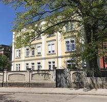 Geräumige, sanierte 2,5-Zimmer-Wohnung mit gehobener Innenausstattung zur Miete in Augsburg