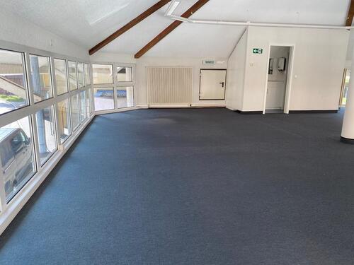 Foto - Repräsentativer, zentraler Glas-Pavillon in Wertheim für Einzelhandel, Gastro oder Bürofläche mit Stellplätze