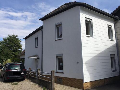 Foto - Zu vermieten: Einfamilienhaus 140m2 Garten Nebengebäude Garage