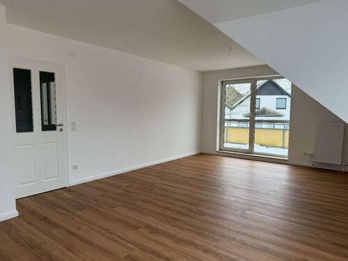 Foto - Erstbezug nach Sanierung! Großzügige 3-Zimmer-Wohnung zu vermieten!