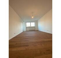 3-Zimmer-Wohnung mit Balkon,2 WCs - Erlangen Bruck