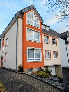 Foto - Wohntraum mit Gartenidyll: Großzügige 3-Zimmer-Wohnung mit Garage