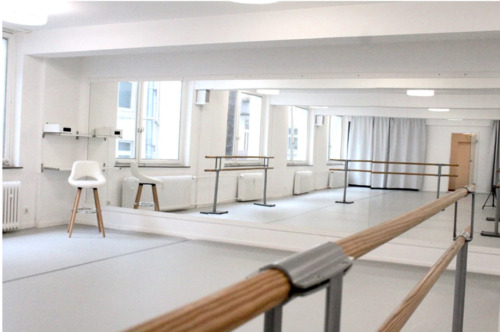 Foto - Schule, Raum für Yoga, Pilates, Tanz, Therapie, Kurse, Seminare,