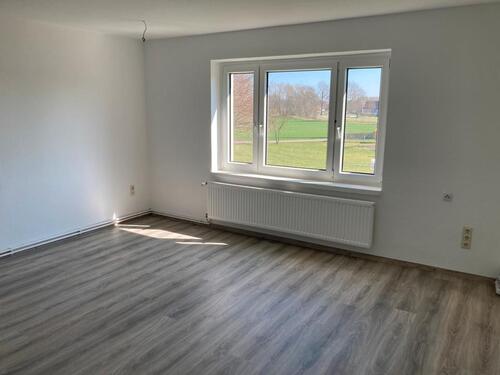 Foto - helle, renovierte 3 Zimmer Wohnung - neue EBK - eigener Garten