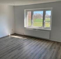 helle, renovierte 3 Zimmer Wohnung - neue EBK - eigener Garten - Borna