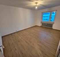 Gepflegte 2,5-Zimmer-Wohnung mit Balkon - Troststraße - Deggendorf