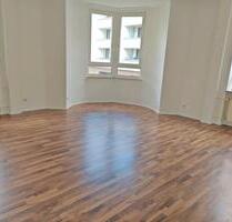 3zw WOHNUNG GERÄUMIG HELL WANNEBAD KÜCHE GÄSTE WC BALKON ALLE ZIMMER TAGESLICHT AM SBUS BAHNHOF RÖDELHEIM REW EIFLER APOTHEKE BREITLACHERSTR 79 - Frankfurt am Main