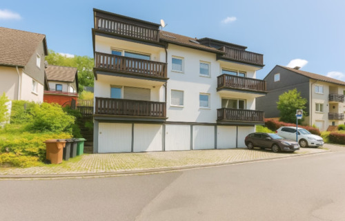 Foto - Sonnige 3-Zi.-Wohnung mit Garten und Balkon. Neu renoviert.