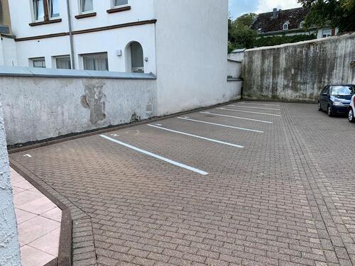 Foto - Trier, Bollwerkstraße. - PKW-Stellplatz