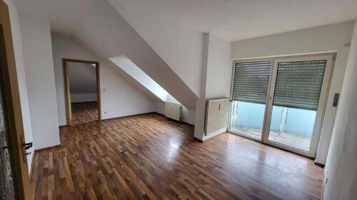 Foto - 2 - Zimmer DG Wohnung zu verkaufen!