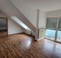 2 - Zimmer DG Wohnung zu verkaufen! - Ingolstadt Friedrichshofen-Hollerstauden