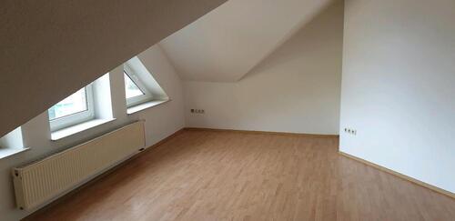 Foto - Schöne Dachgeschosswohnung, Leer, Nähe Gymnasium