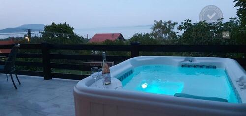 Foto - Ferienhaus mit Pool, Whirlpool & Panoramablick auf den Balaton