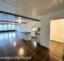 Großzügige Wohnung mit Balkon und Weitblick über Waldmünchen