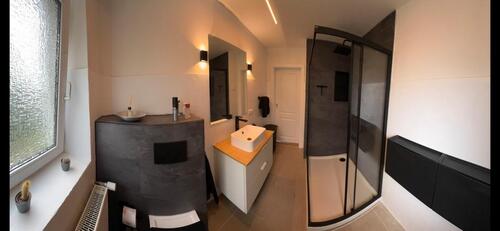 Foto - 2022 Kernsanierte Eigentumswohnung ( halbes Haus)