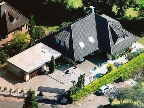 Foto - Energieeffizientes Einfamilienhaus mit Doppelgarage