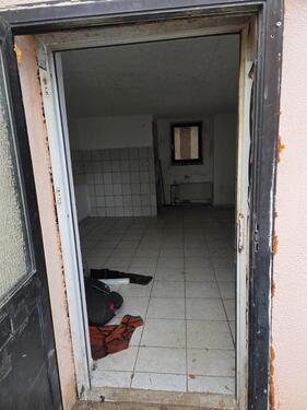 Foto - Lager plus zwei Stellplätze für Autos