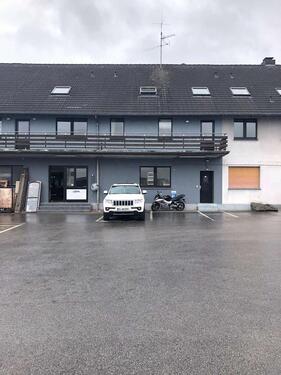 Foto - VOLL AUSGESTATTETE Schreinerei in E-Borbeck inkl. CNC, Sägen, Lackierkabine etc. zu vermieten