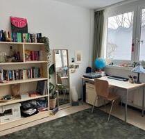 NachmieterinZwischenmieterin im Studentenwohnheim Leipzig