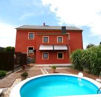 Gepflegtes Einfamilienhaus mit Garten, Pool und Garage - Burkau