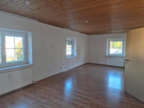 Foto - 4-Zimmer Wohnung mit Gartenanteil und Garage in Schirmitz