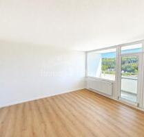 Erstbezug nach hochwertiger Renovierung: Moderne 3,5-Zimmer-Wohnung mit Fernblick in Werdohl