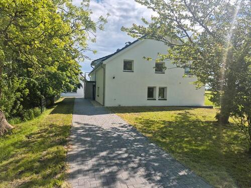 Foto - Modernisiertes Zweifamilienhaus+Einfamilienhaus