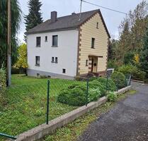 Charmantes 2 Familienhaus mit 7 Zimmer und sonnigem Grundstück - Neuwied Feldkirchen